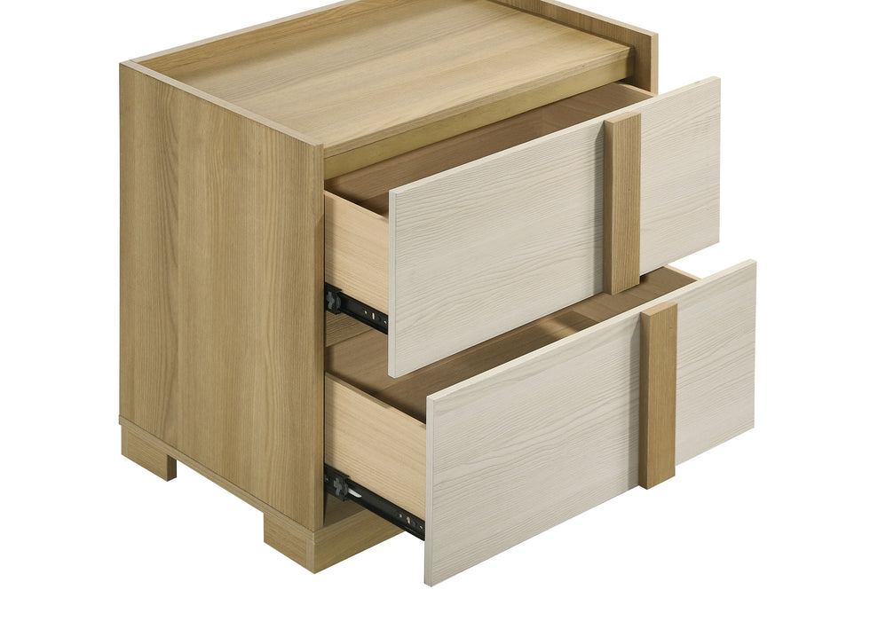 Hyland 4 & 5 Piece Bedroom Set E.King & Queen - Bargain Furniture (Detroit, MI)