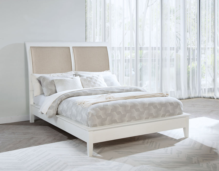 Bexhill California King, E.King, Queen Bed - Bargain Furniture (Detroit, MI)