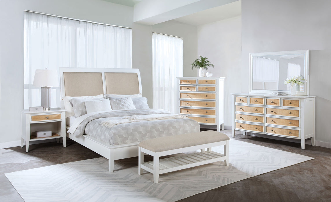 Bexhill California King, E.King, Queen Bed - Bargain Furniture (Detroit, MI)