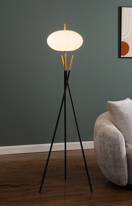 Layton Floor Lamps - Bargain Furniture (Detroit, MI)