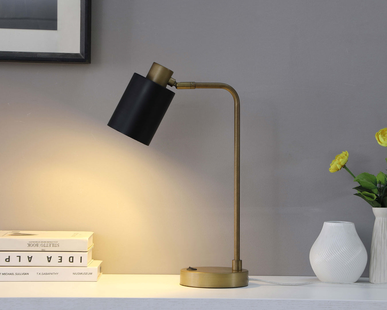 Antique Brass / Matte Black