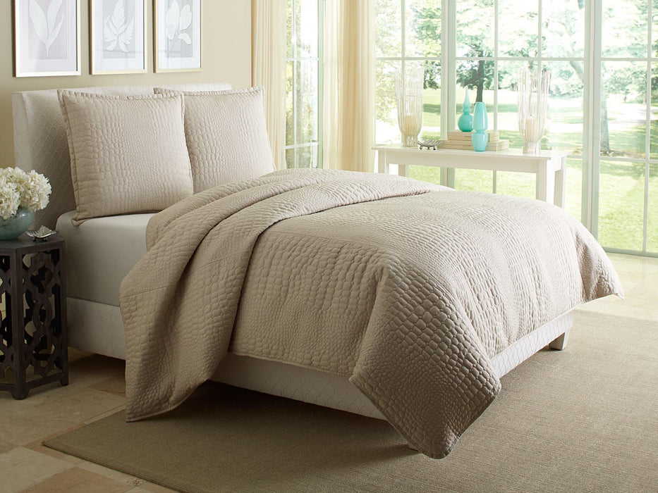 Dash 3-pc Queen Coverlet Set in Natural - Bargain Furniture (Detroit, MI)