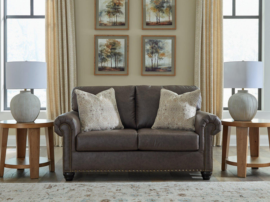 Roxmere Loveseat