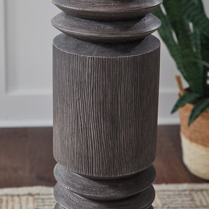 Fainwell Floor Lamp - Bargain Furniture (Detroit, MI)