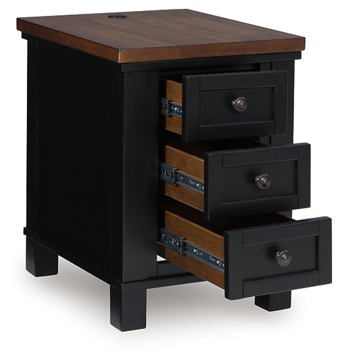 Wildenauer Chairside End Table - Bargain Furniture (Detroit, MI)