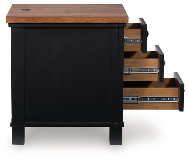 Wildenauer Chairside End Table - Bargain Furniture (Detroit, MI)